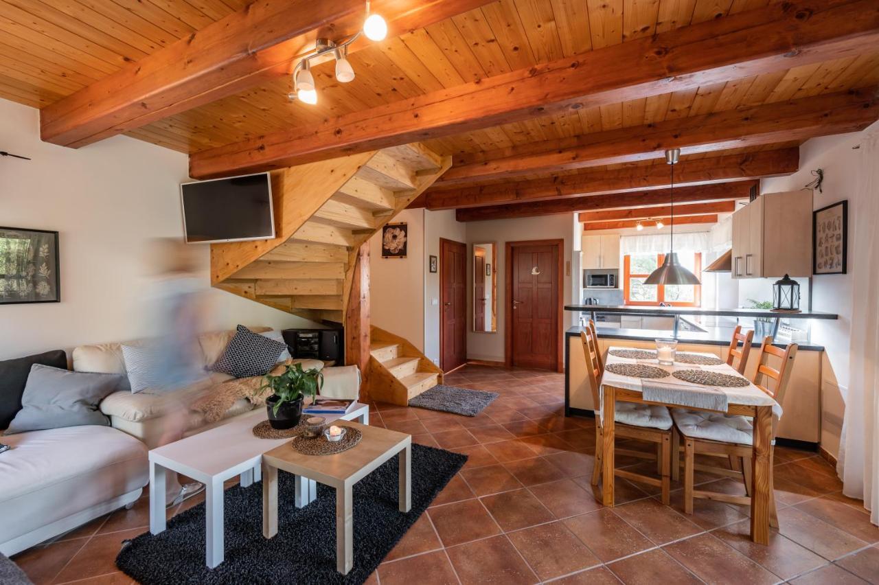 Chata nad lázeňským údolím Luhačovice Esterno foto