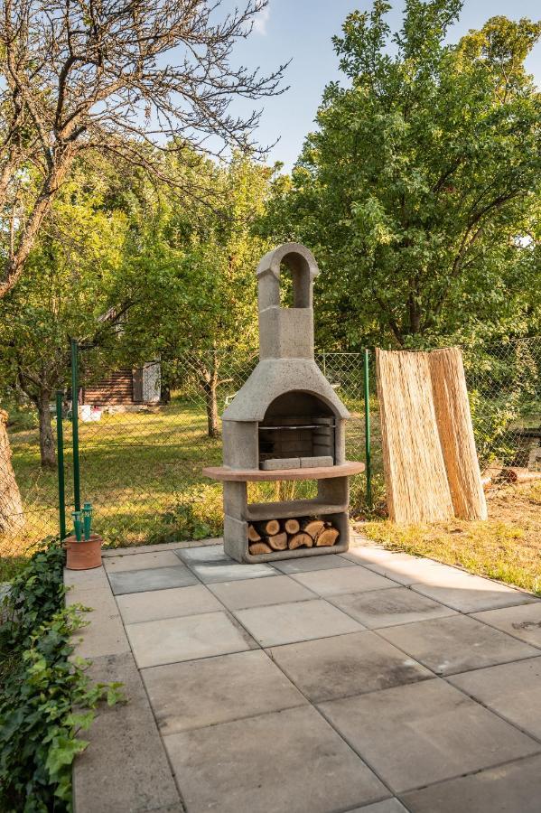 Chata nad lázeňským údolím Luhačovice Esterno foto