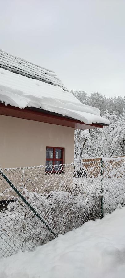 Chata nad lázeňským údolím Luhačovice Esterno foto